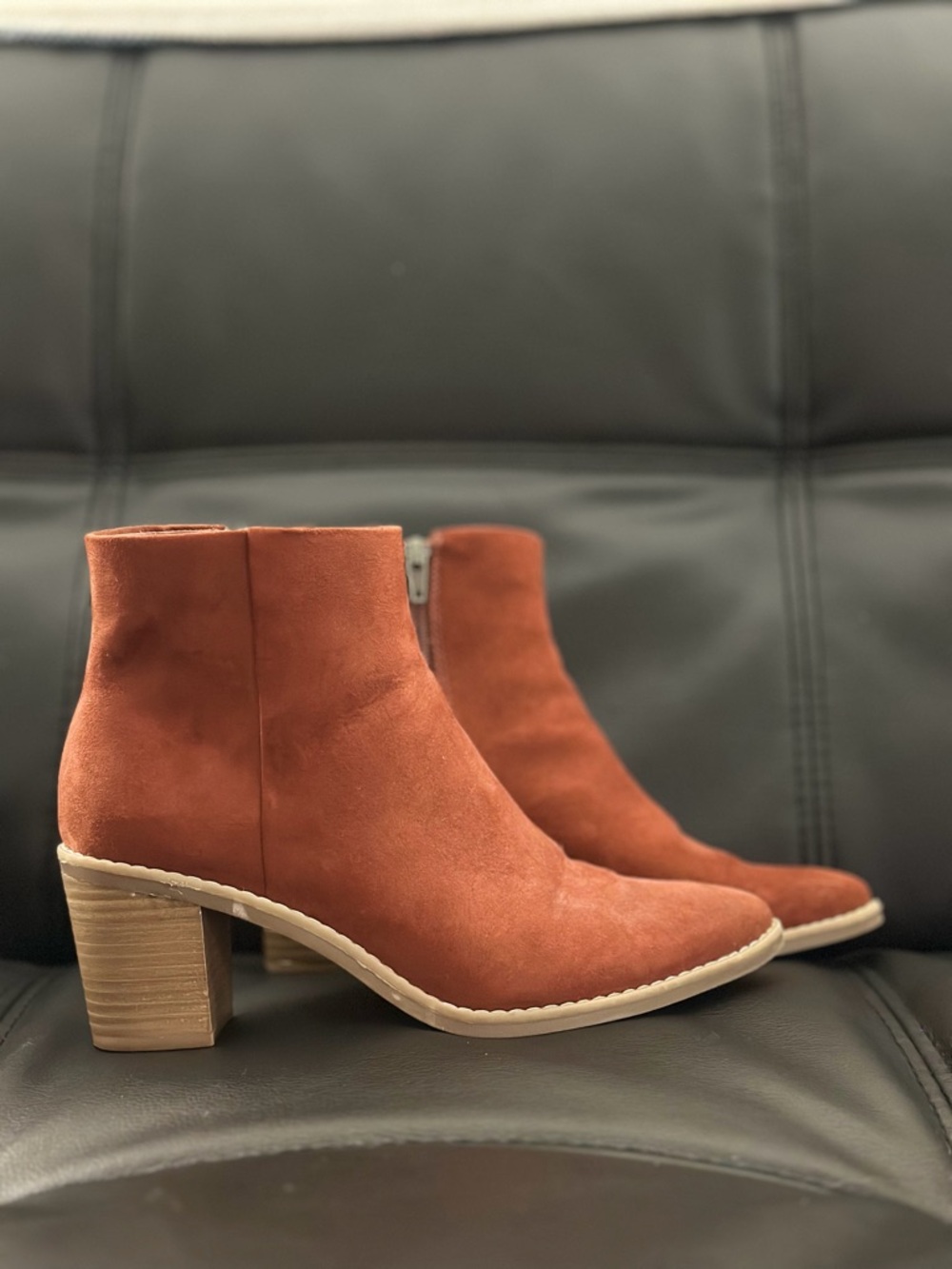 Universal Thread Suede Malby Heeled Booties with Low Shaft in Rust